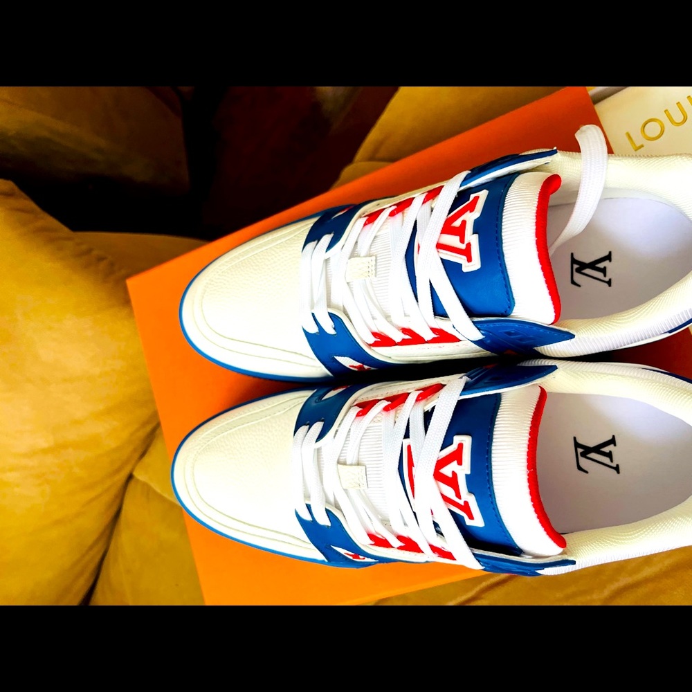 Louis Vuitton sneakers size 10